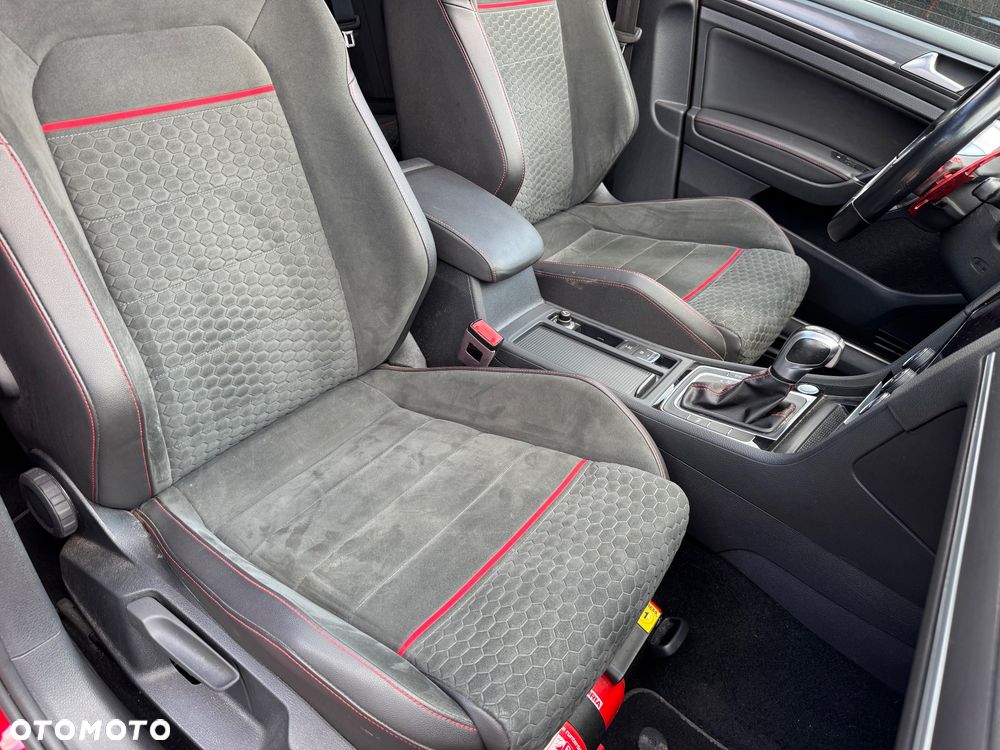 Volkswagen Golf GTI (BlueMotion Technology) DSG Performance - 20
