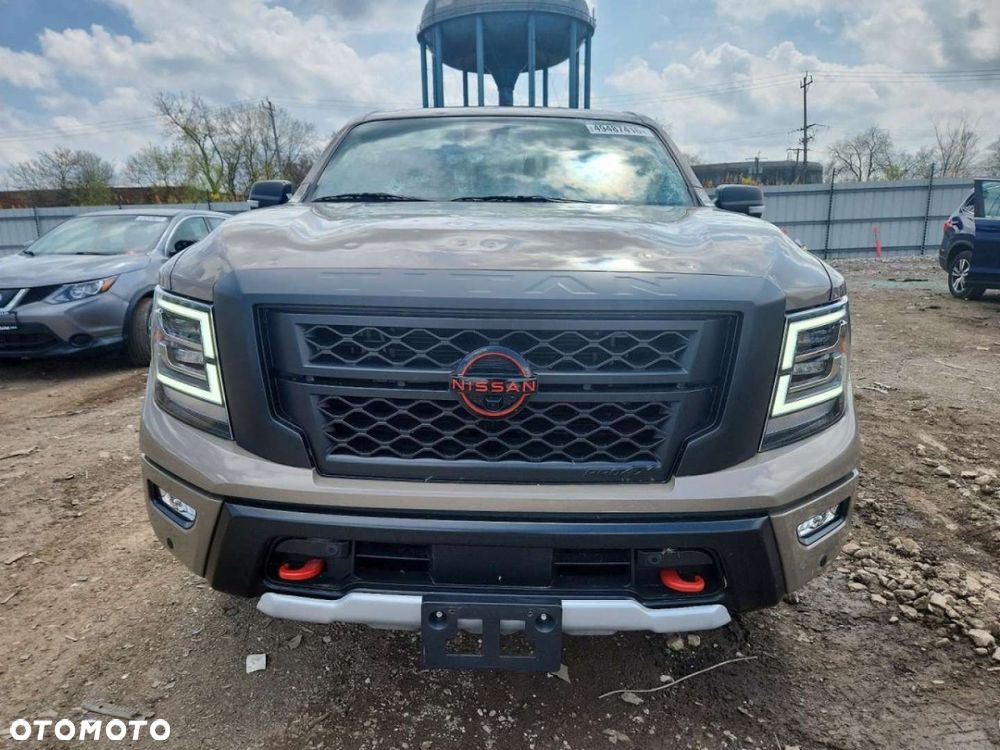 Nissan Titan - 6