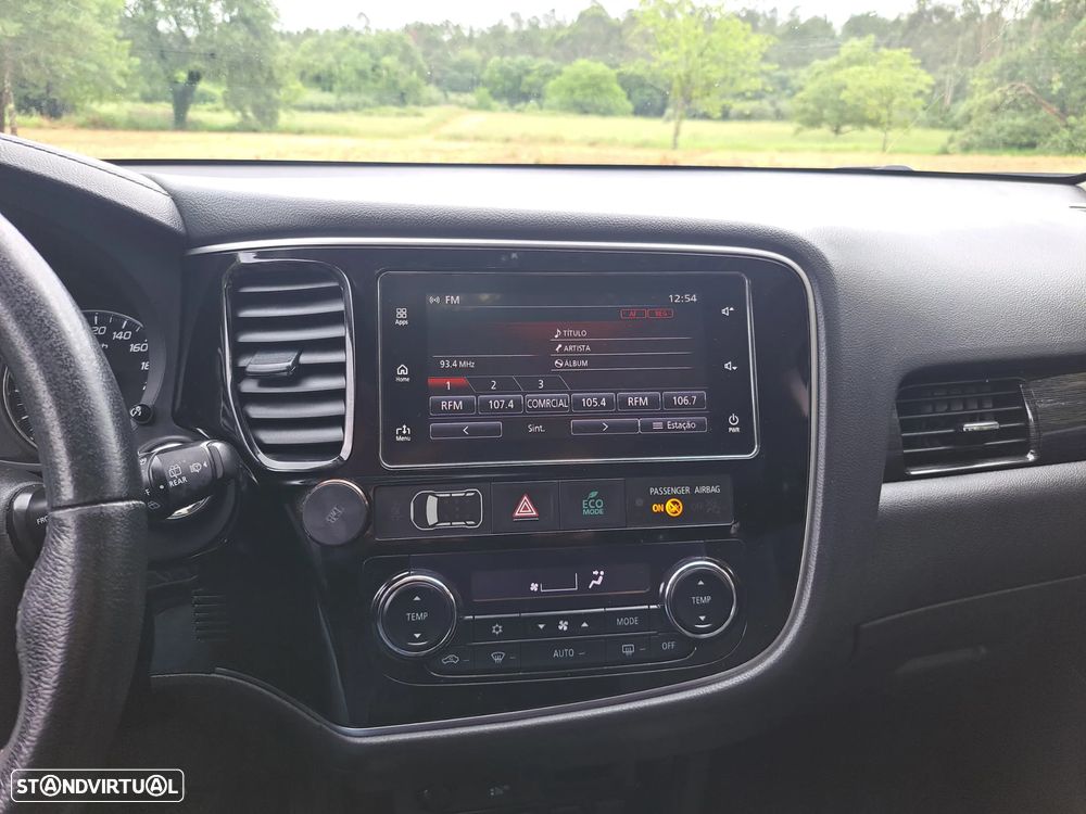Mitsubishi Outlander 2.2 DI-D Intense - 28