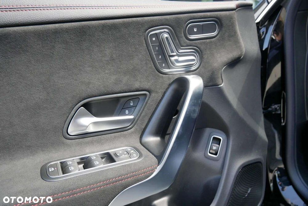 Mercedes-Benz CLA - 18