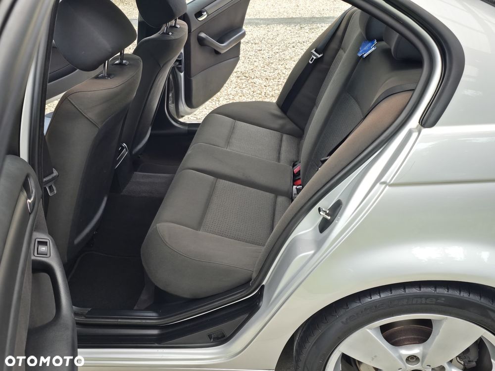 BMW Seria 3 - 34