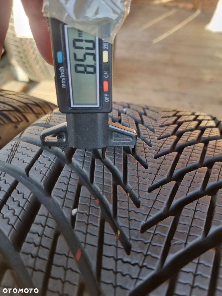 Opony Goodyear UltraGrip Performance3 235/40R19 96V 2024r.4x8,5mm jak nowe - 8
