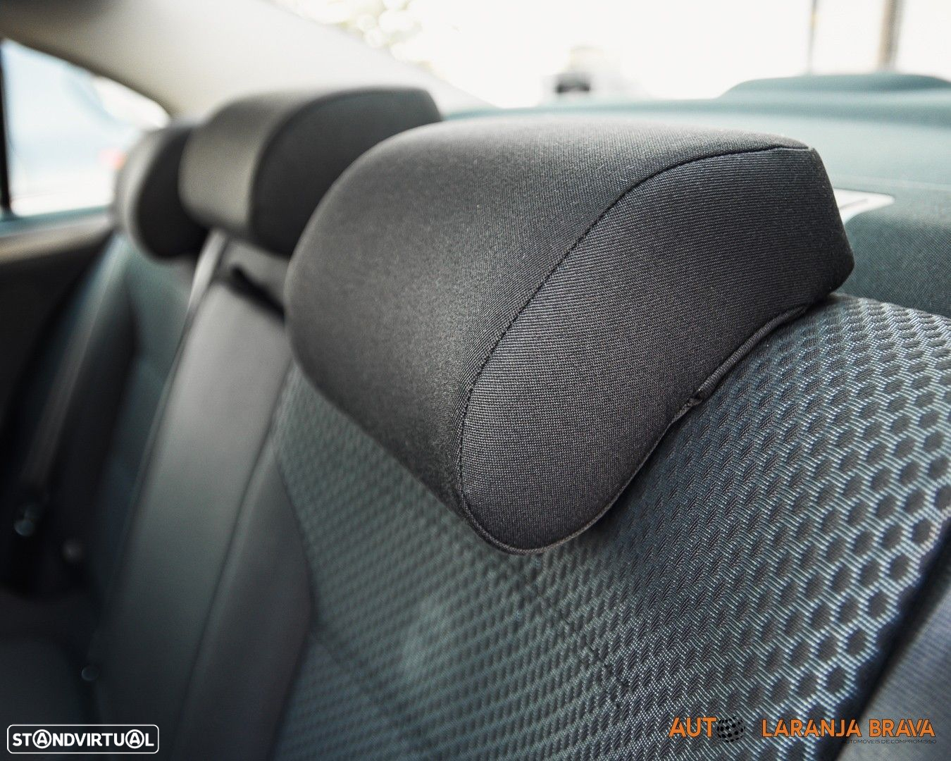 VW Jetta 1.6 TDi Confortline - 36