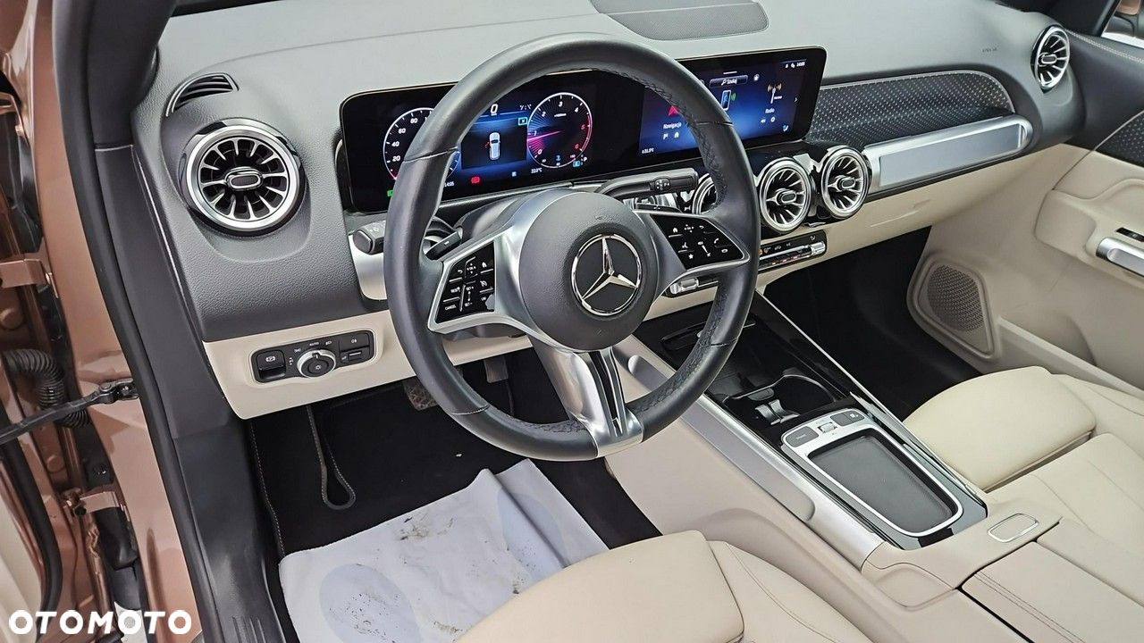 Mercedes-Benz GLB - 9
