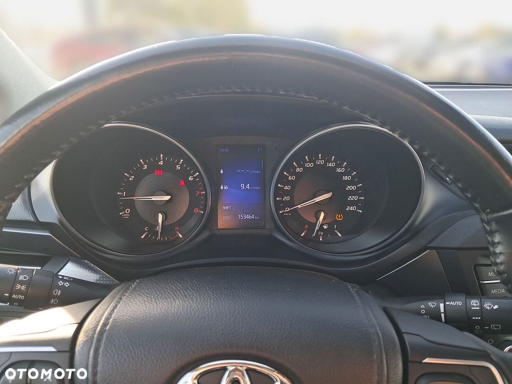 Toyota Avensis 2018 photo 5