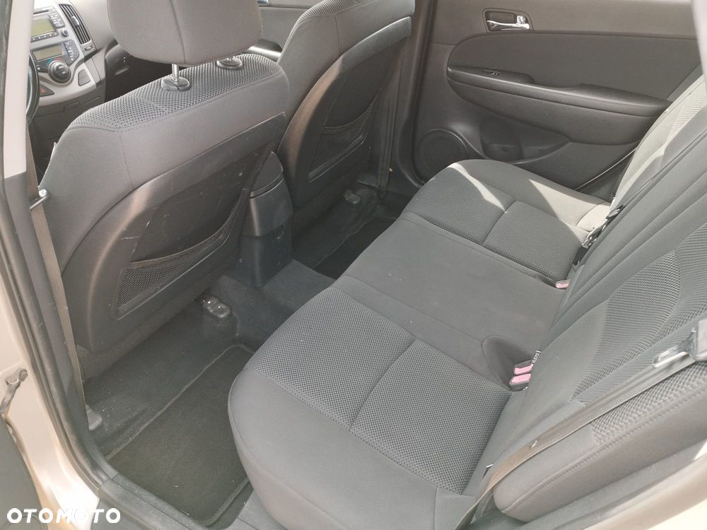Hyundai i30 1.6 CRDi Comfort - 26