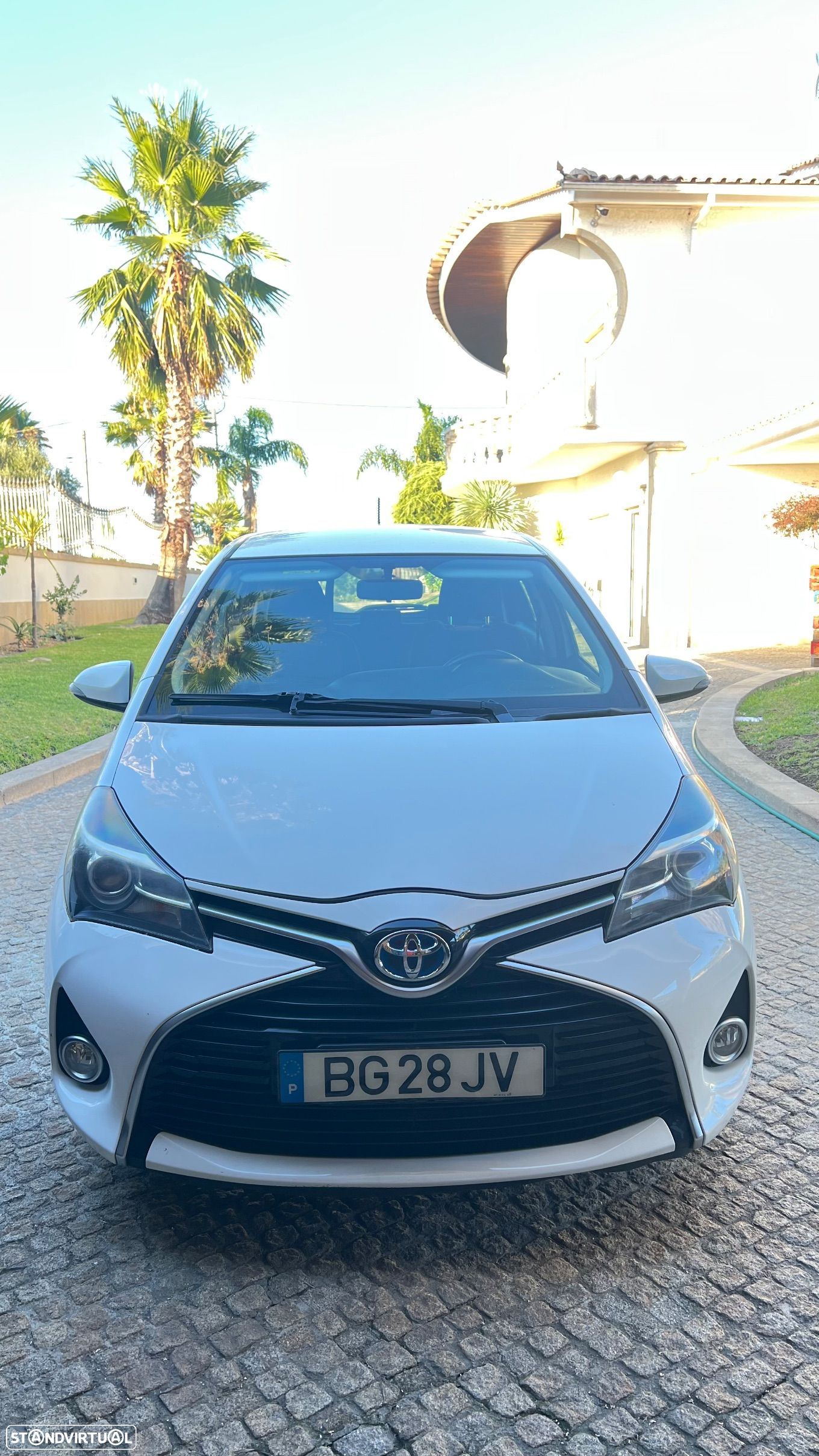 Toyota Yaris 1.5 HSD Comfort+Navi - 1