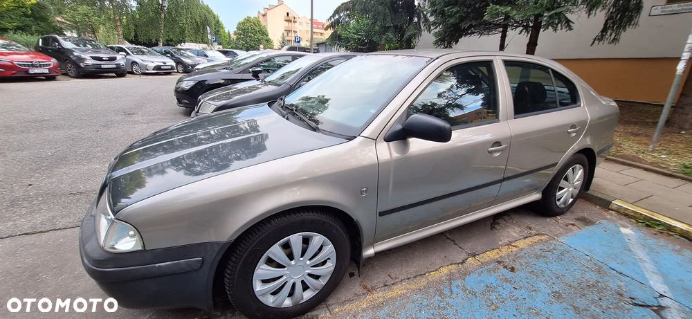 Skoda Octavia 1.6 Tour - 1