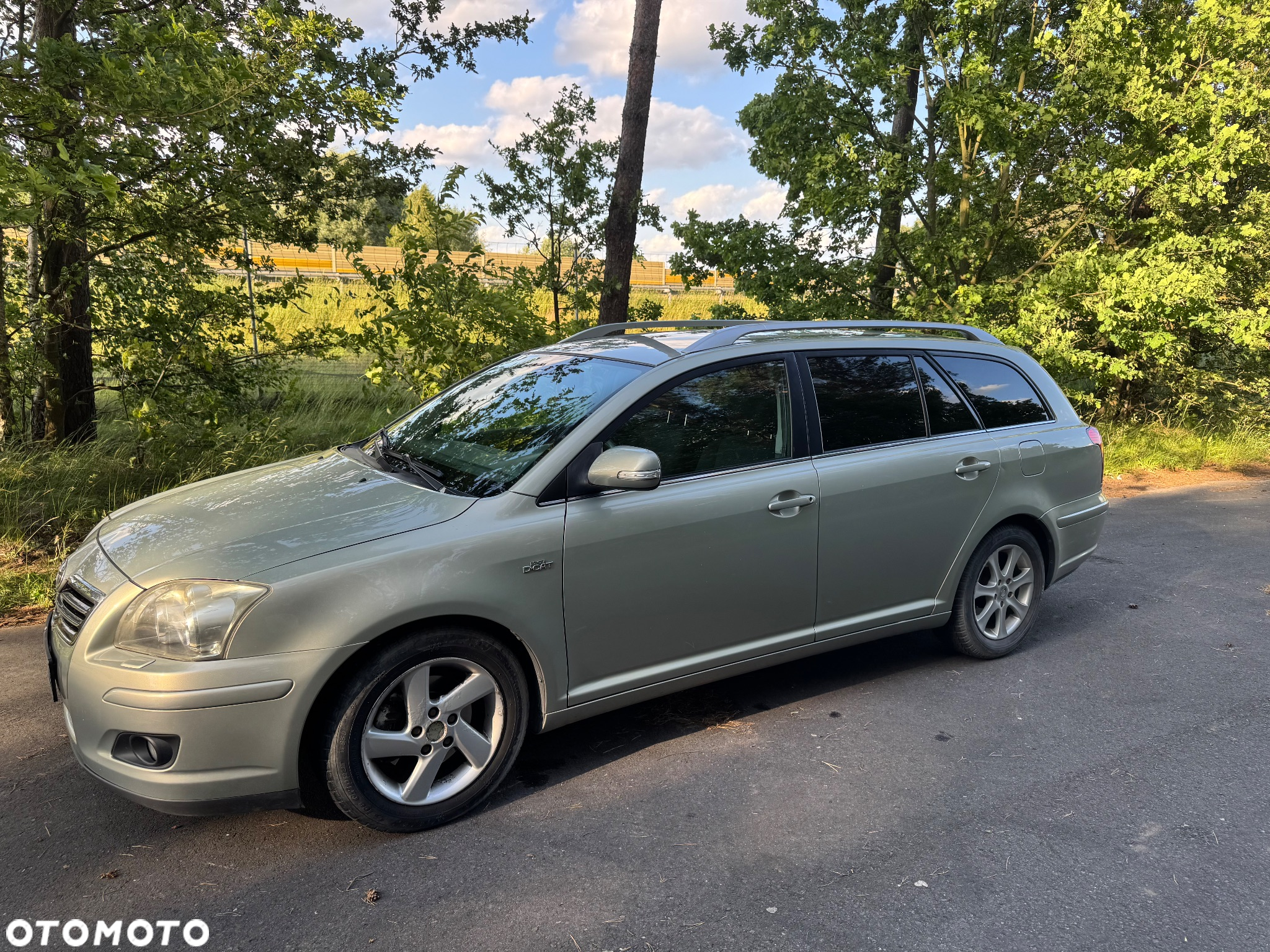 Toyota Avensis - 2