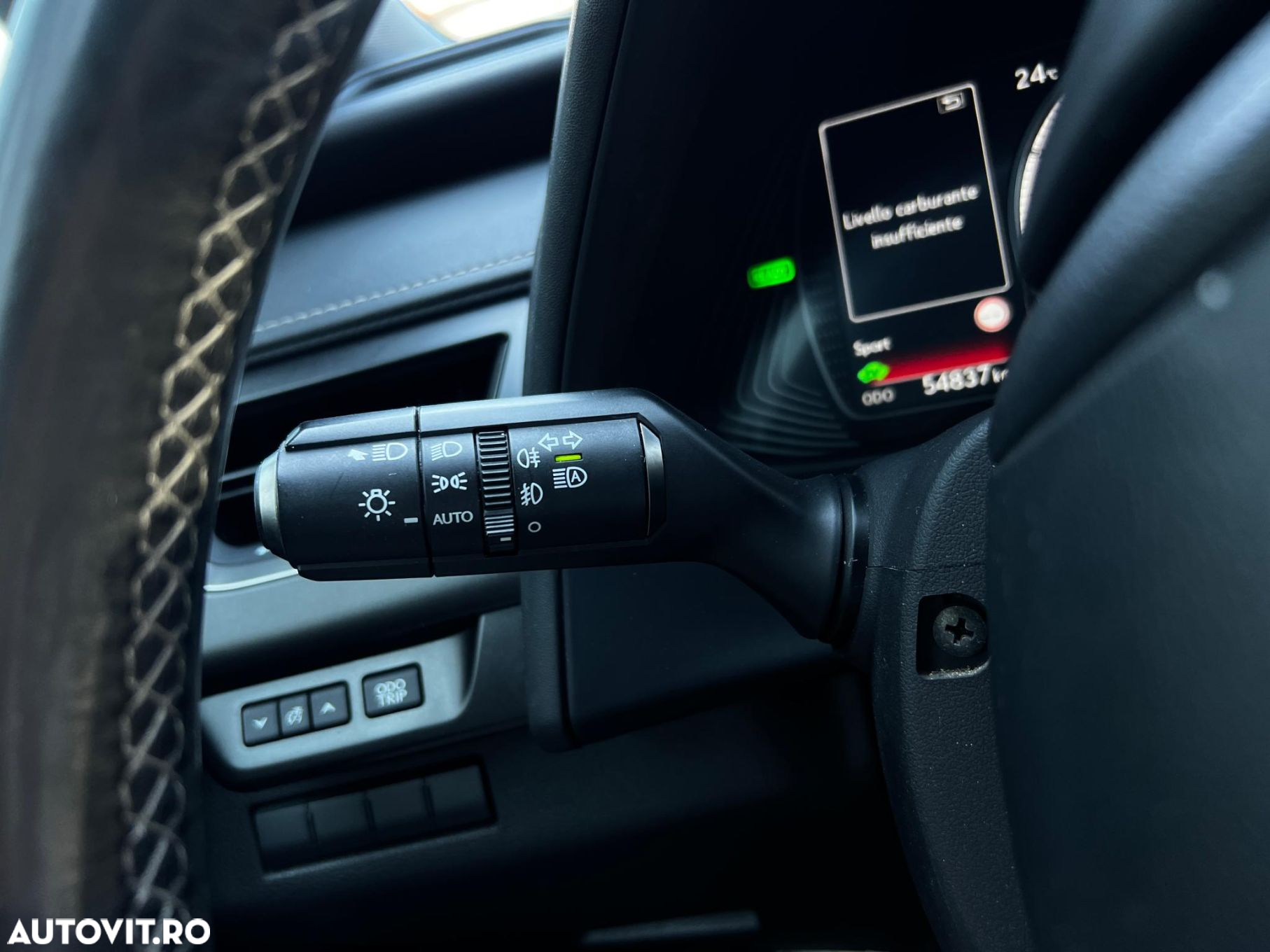 Lexus UX - 18