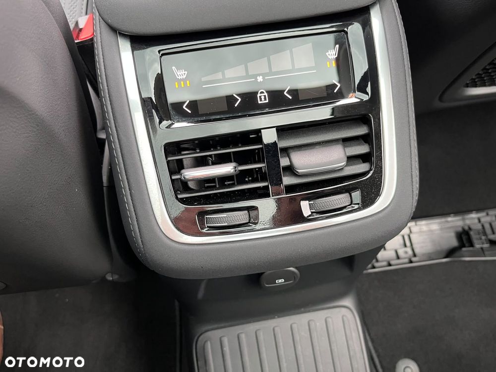 Volvo XC 90 - 35