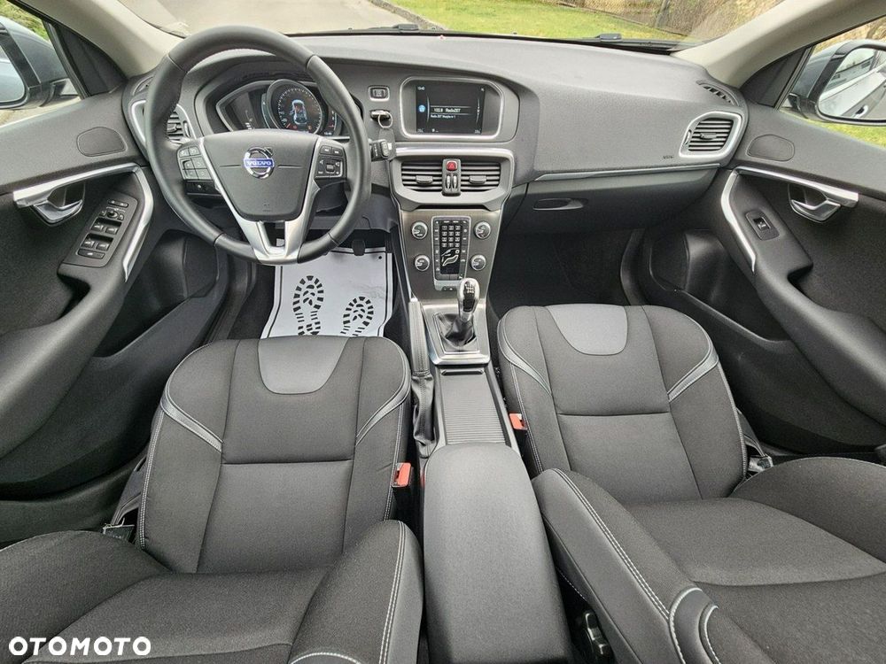 Volvo V40 D2 Momentum - 7