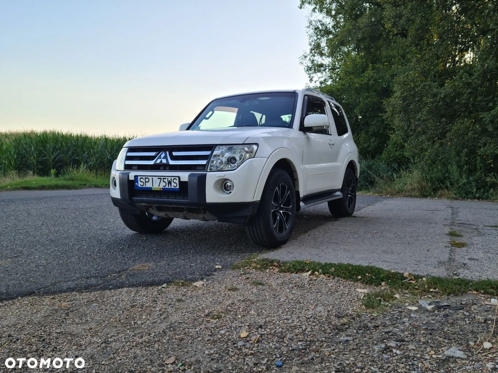 Mitsubishi Pajero - 19