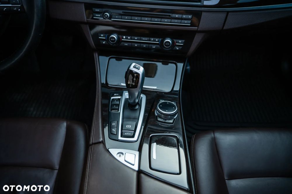 BMW Seria 5 535i xDrive - 11