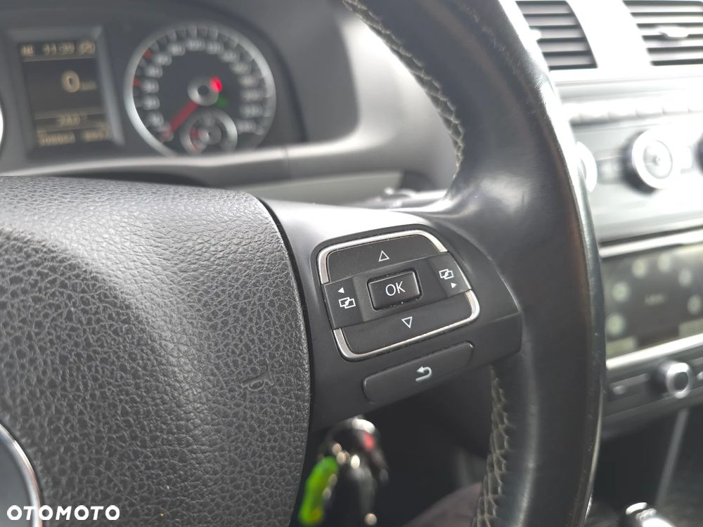 Volkswagen Touran 1.6 TDI DPF BlueMotion Technology DSG MATCH - 23