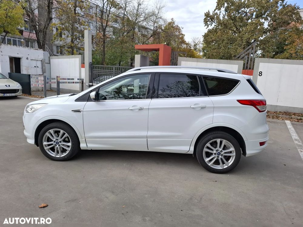 Ford Kuga 2.0 TDCi Powershift 4WD Titanium - 2