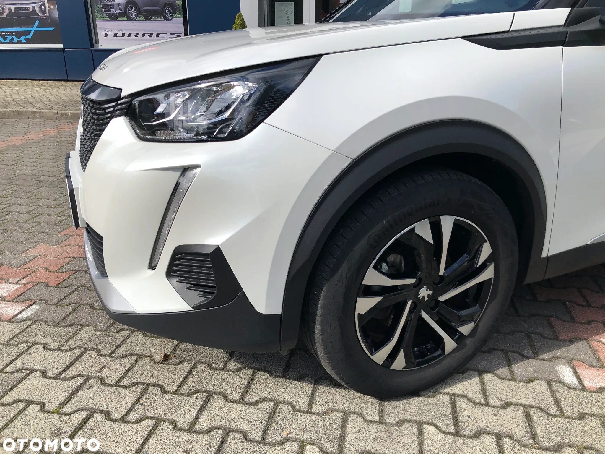 Peugeot 2008 1.2 PureTech Allure S&S EAT8 - 7
