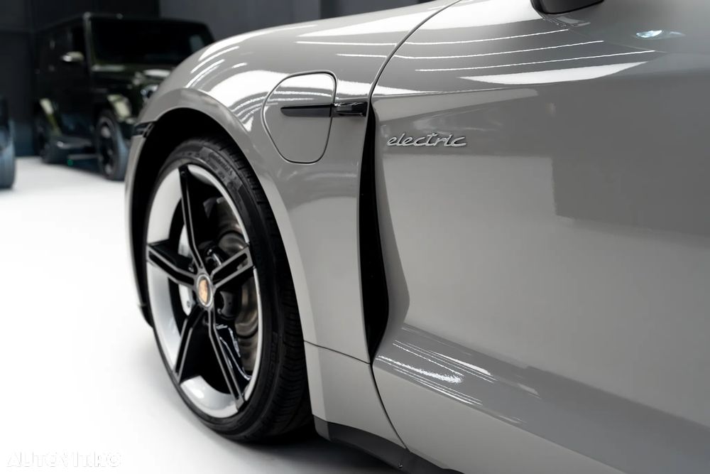 Porsche Taycan Standard - 13