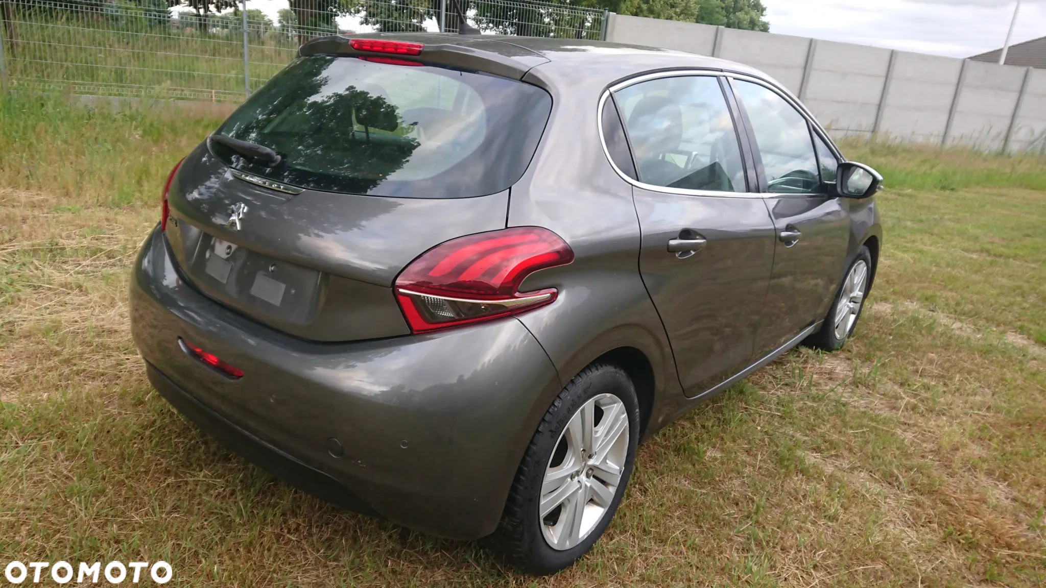 Peugeot 208 - 3