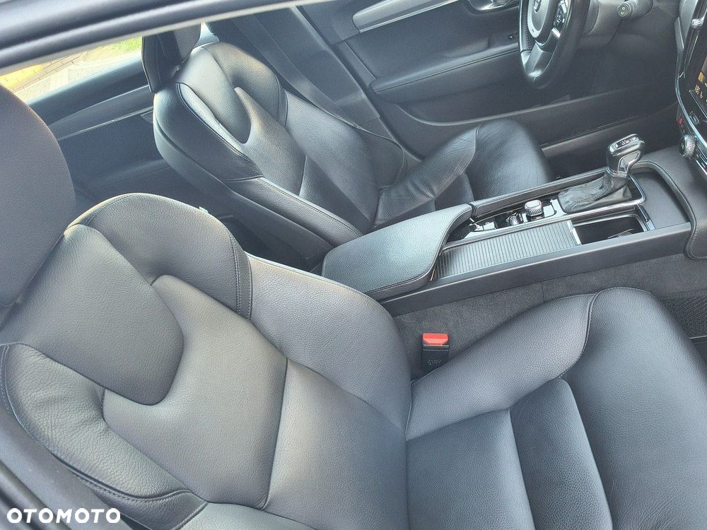 Volvo V90 D3 Momentum - 31