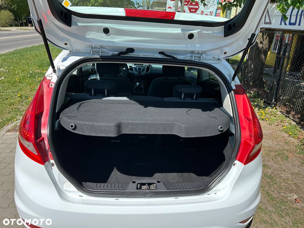 Ford Fiesta 1.25 Celebration - 19