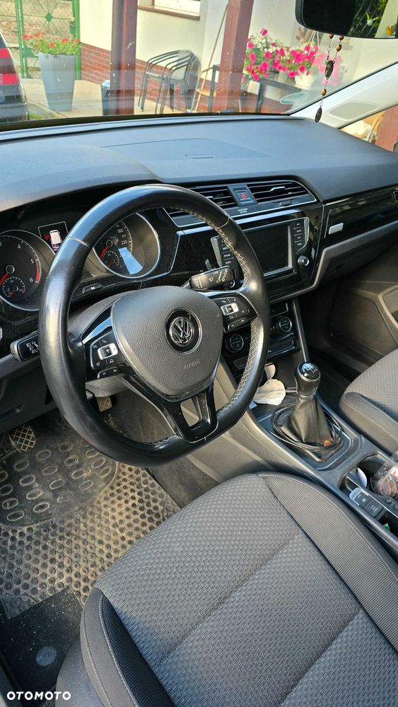 Volkswagen Touran - 7
