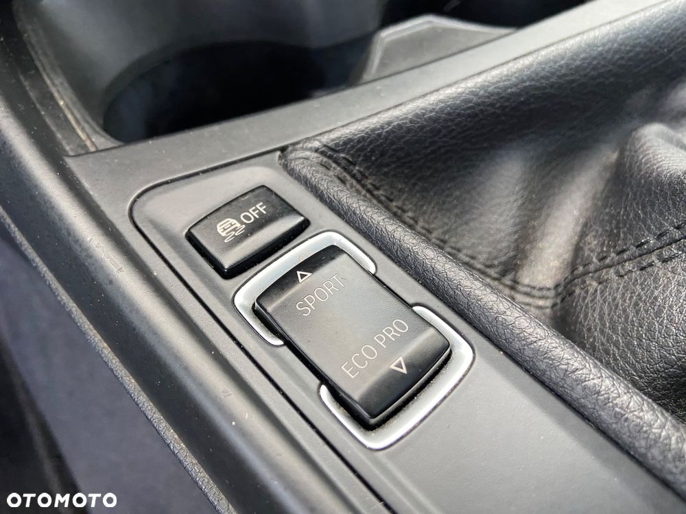 BMW Seria 1 118i Sport Line - 33