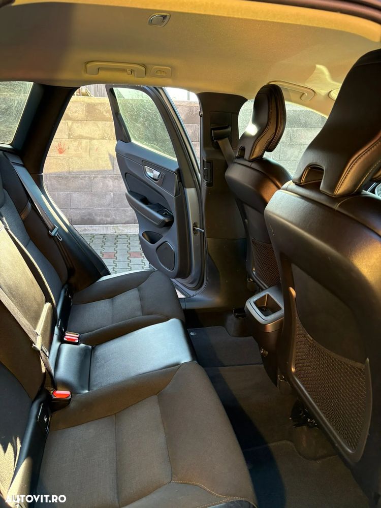 Volvo XC 60 D3 R-Design - 23