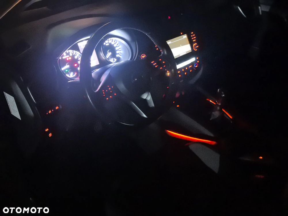 Nissan Qashqai 1.6 DIG-T N-Connecta - 23