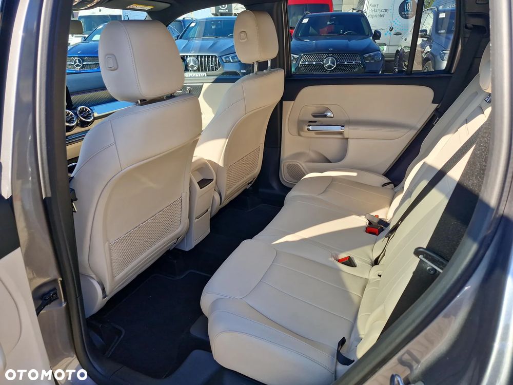 Mercedes-Benz GLB 200 d 4-Matic Progressive 8G-DCT - 17