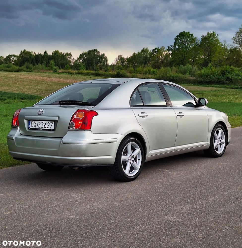 Toyota Avensis 2.2 D-4D Prestige - 3