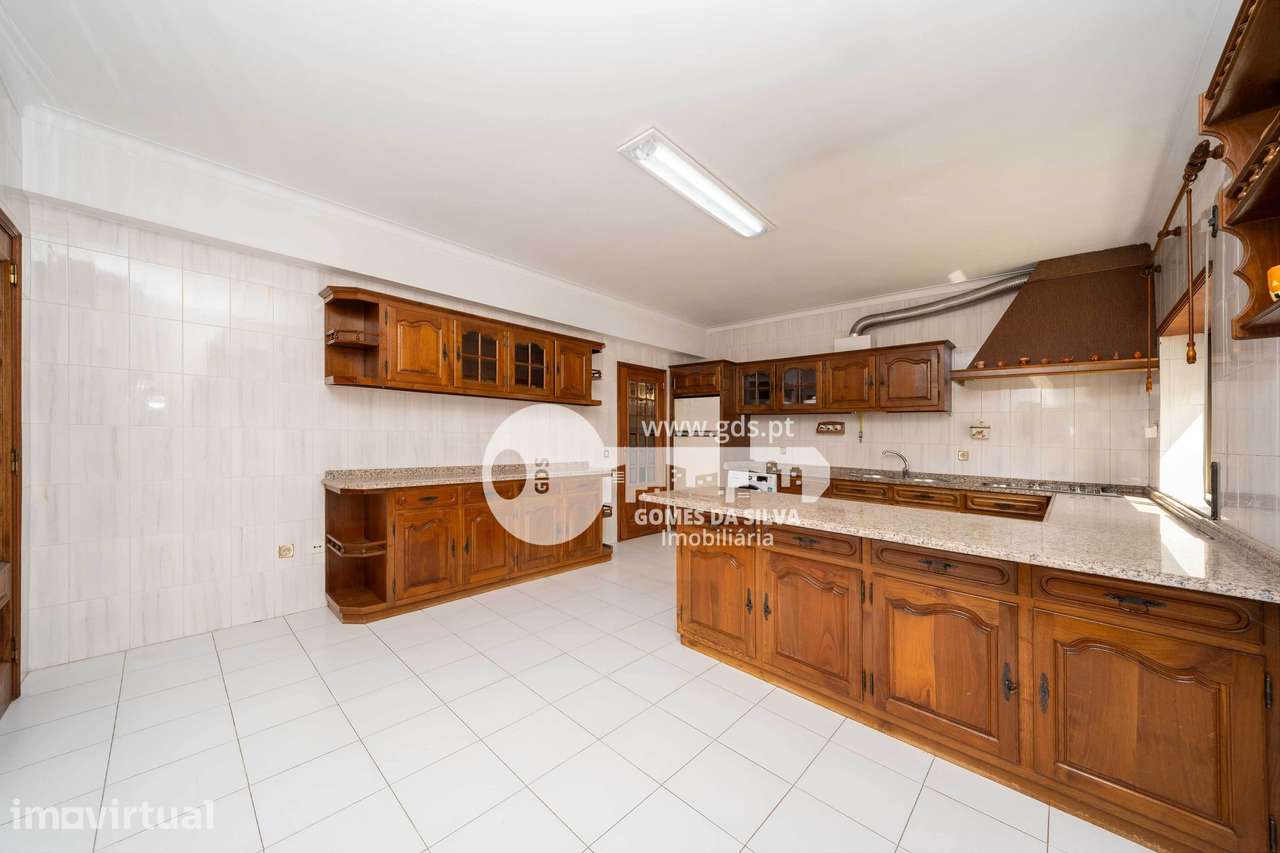 Moradia individual c/ excelentes áreas em Esporões - Grande imagem: 5/51