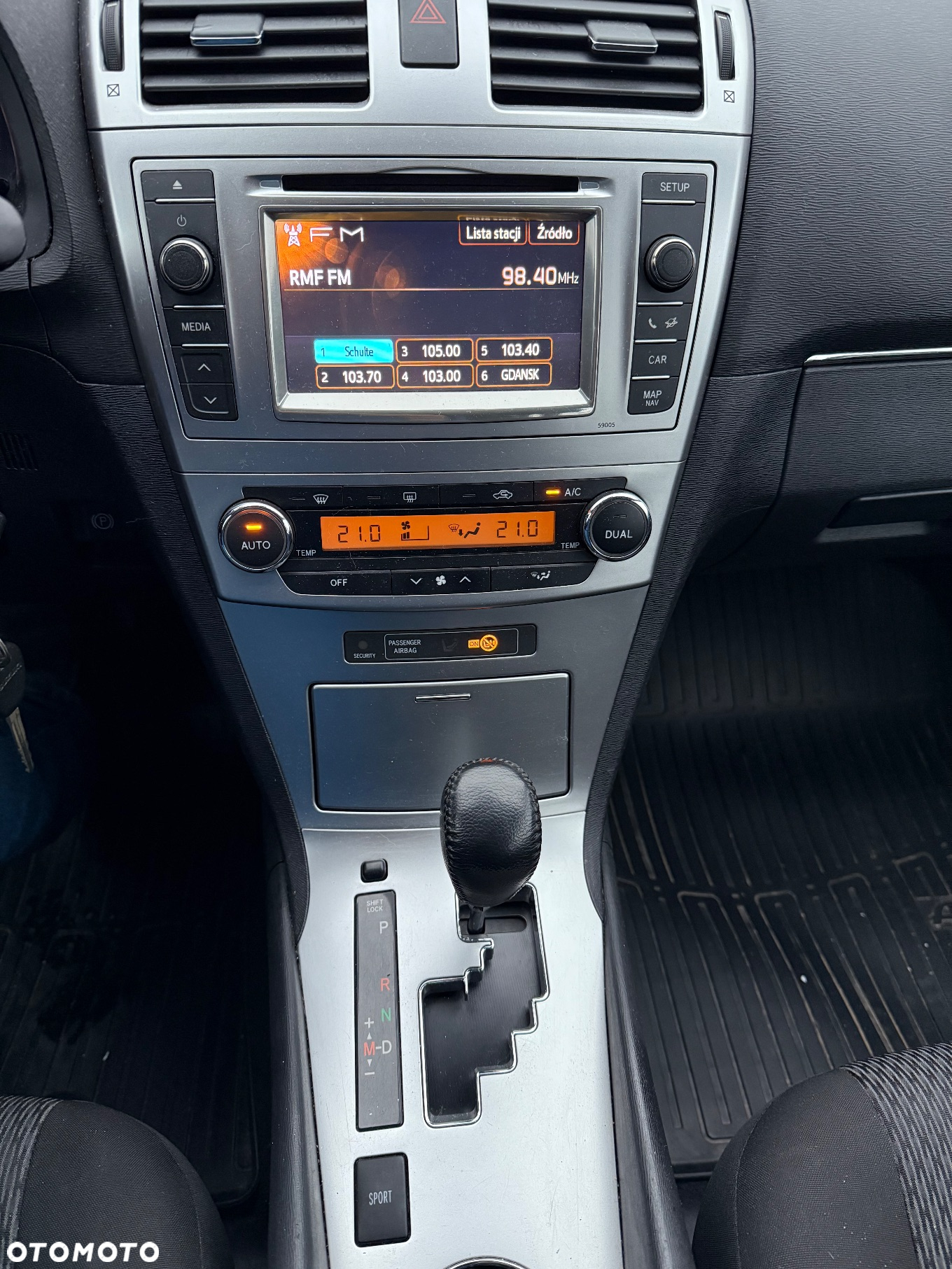 Toyota Avensis - 9