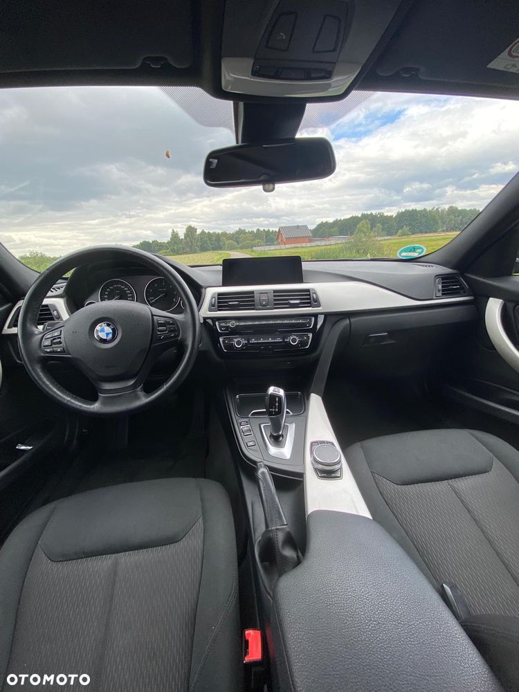 BMW Seria 3 320d xDrive - 8
