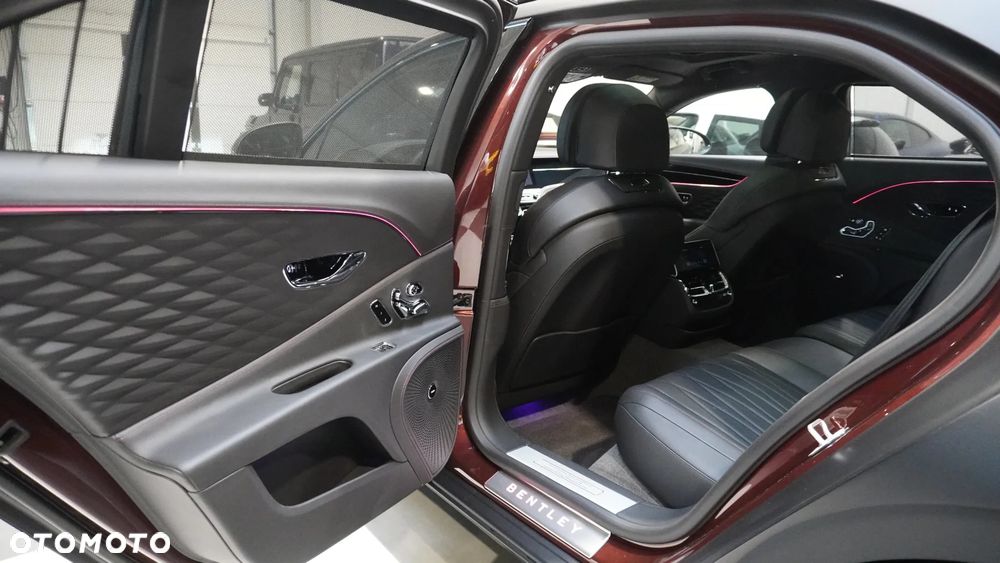 Bentley Flying Spur V8 S - 10
