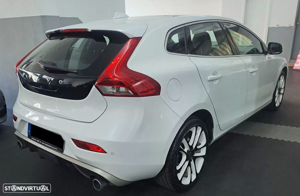 Volvo V40 2.0 D2 R-Design - 6