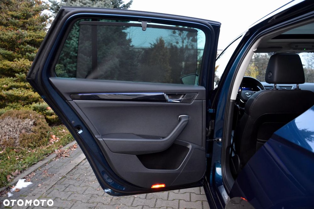 Skoda Superb 2.0 TDI DSG L&K - 18