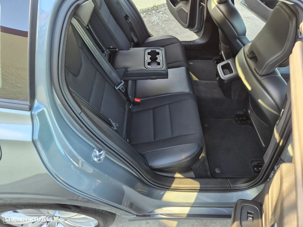 Volvo V60 2.0 D3 Momentum Plus - 42