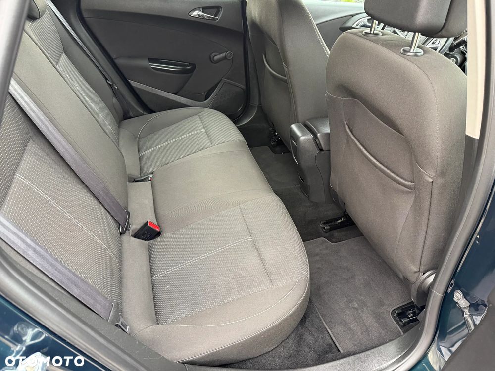 Opel Astra 1.4 Turbo Innovation - 24