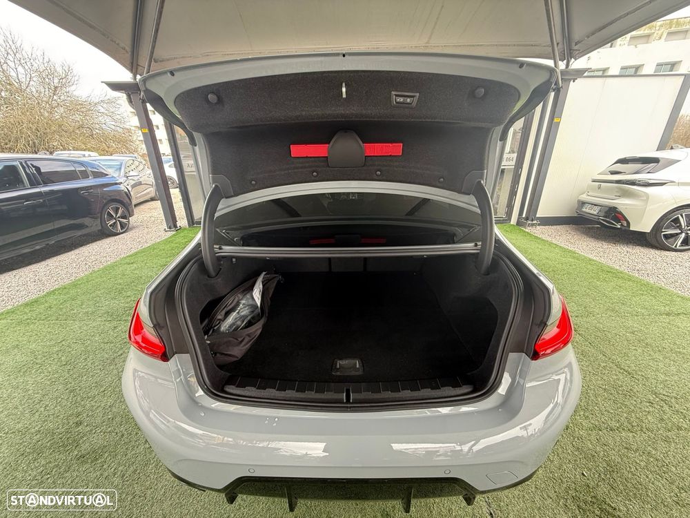 BMW 330 e Pack Desportivo M Auto - 35