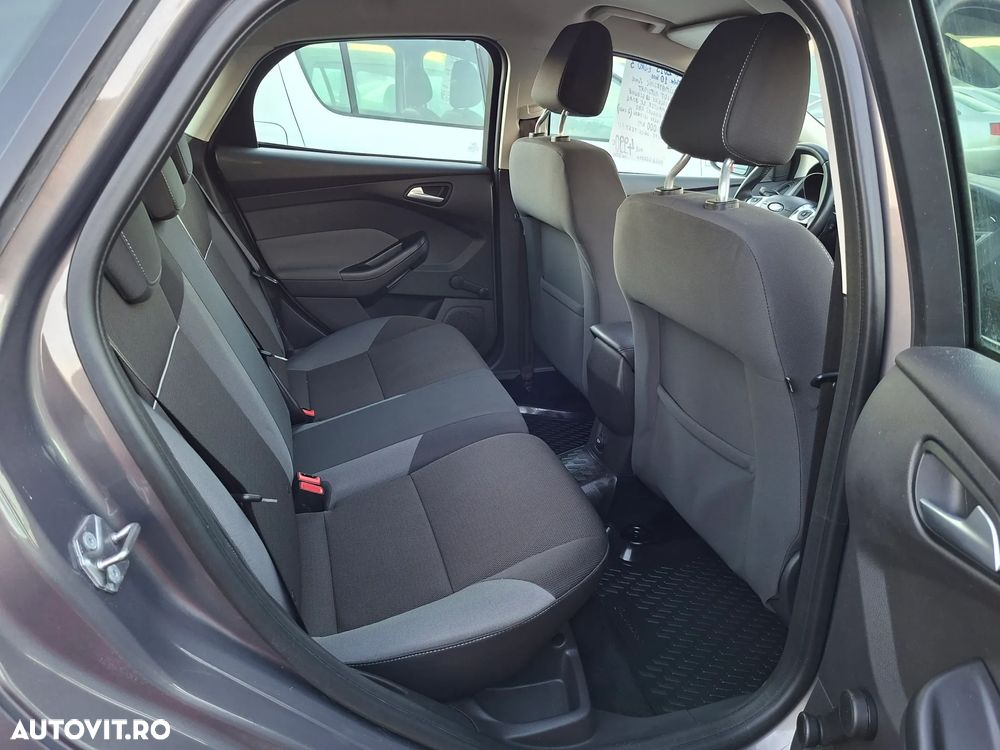 Ford Focus - 10