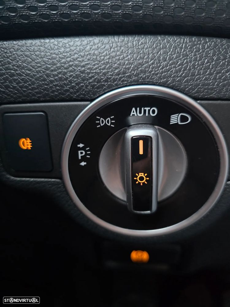 Mercedes-Benz A 180 d 7G-DCT AMG Line - 25