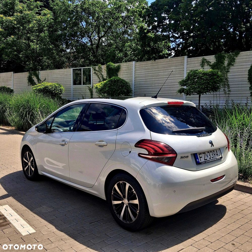 Peugeot 208 - 3