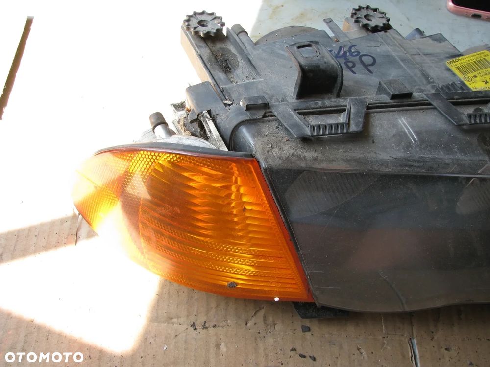 LAMPA PRAWA PRZEDNIA BMW E46 SEDAN - 2