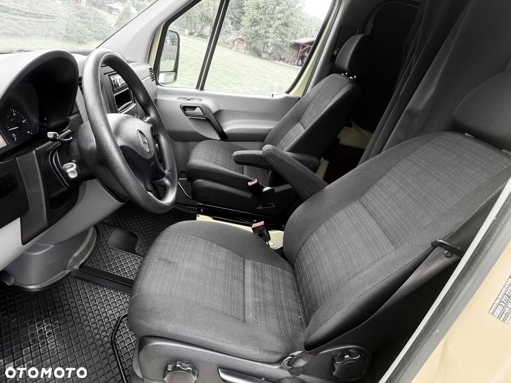 Mercedes-Benz Sprinter - 19
