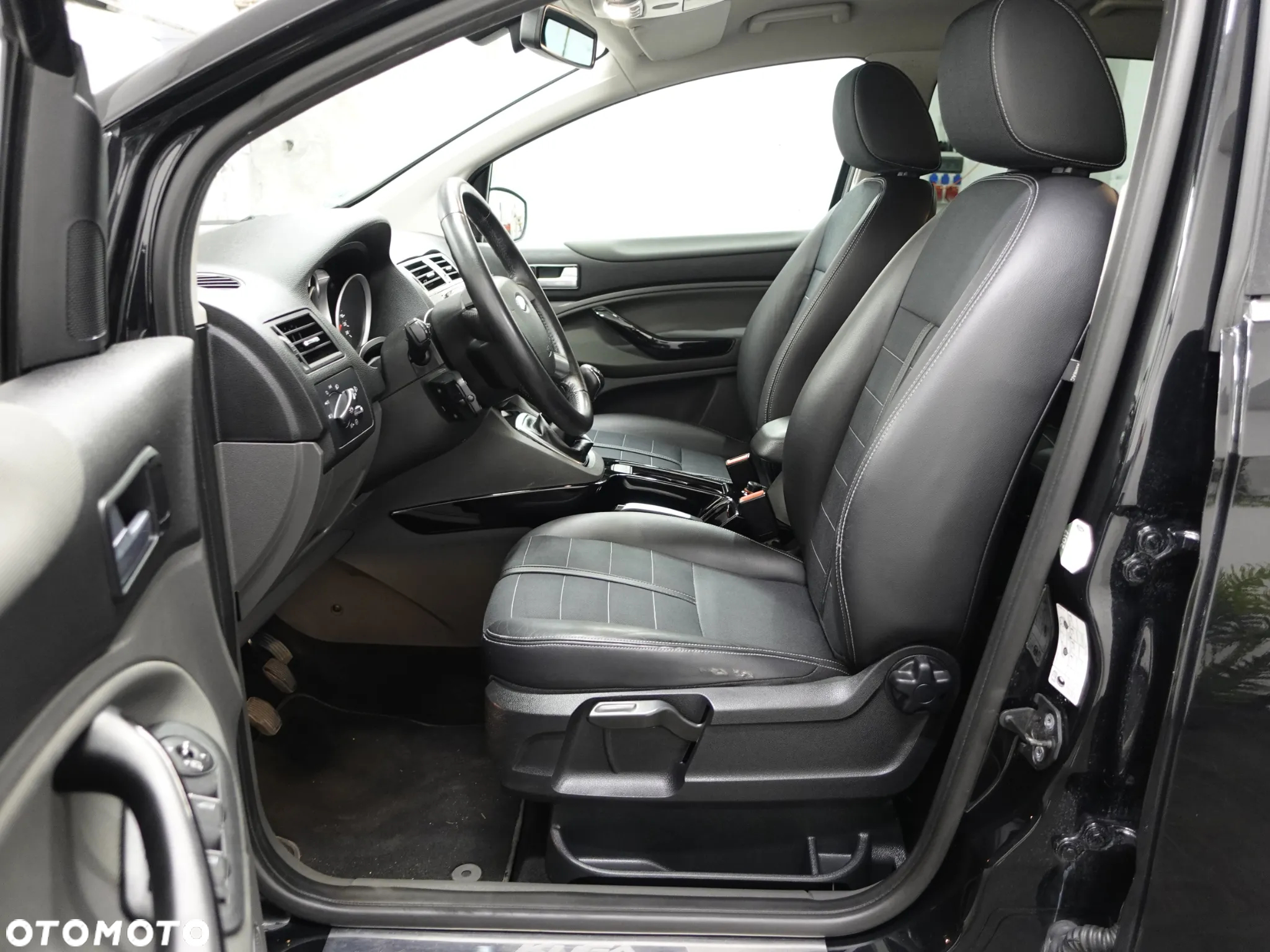 Ford Kuga 2.0 TDCi 4WD Titanium - 23