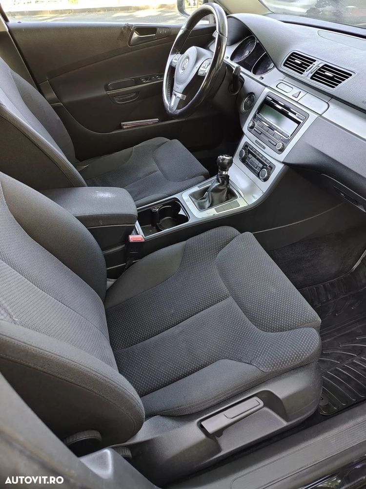 Volkswagen Passat 2.0 TDI Comfortline - 8