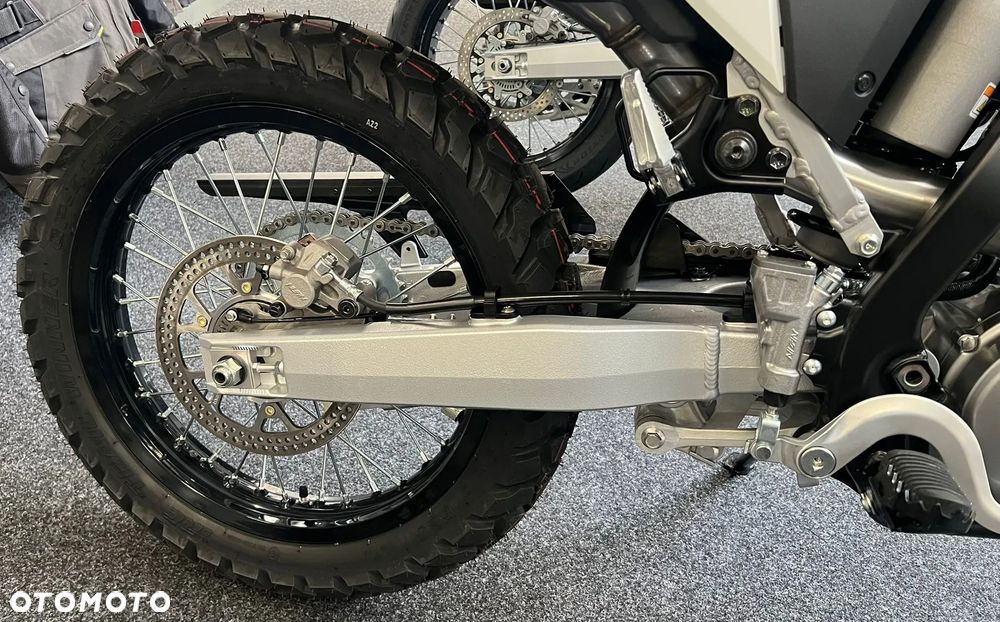 Suzuki DR-Z - 8