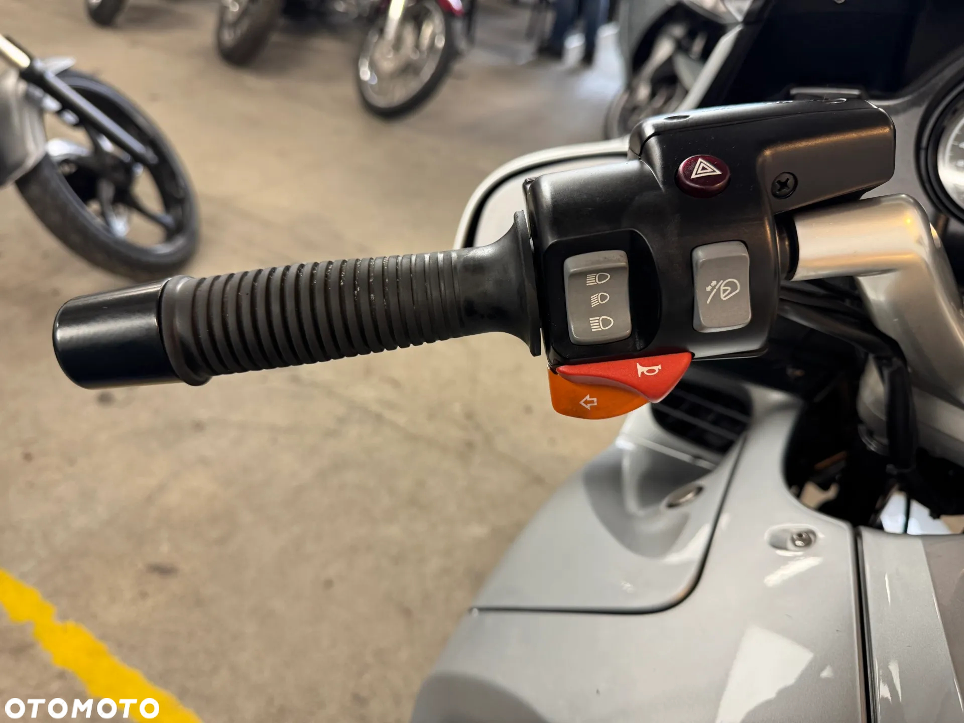 BMW R - 33