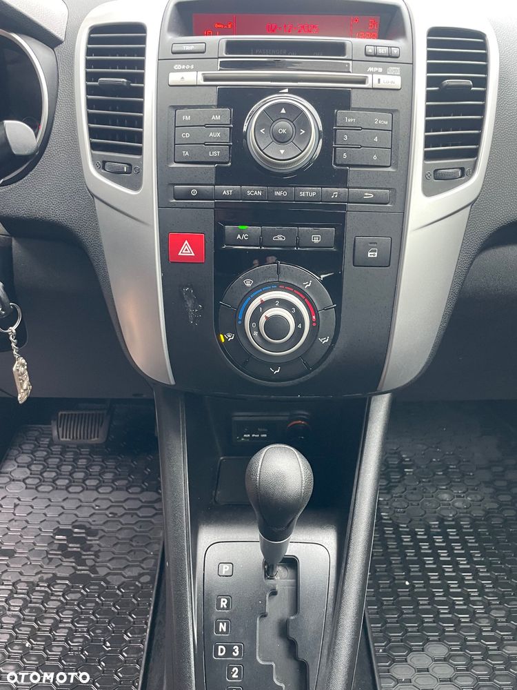 Kia Venga 1.6 L - 16